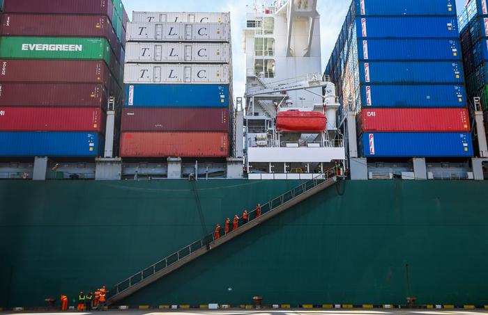 探访宁波舟山港:年货物吞吐量连续14年居全球第一